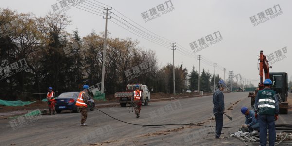 電力線(xiàn)路施工隊(duì)
